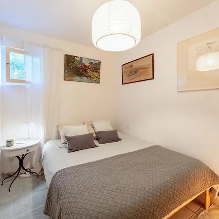 Holiday home En Bord De Sorgue *